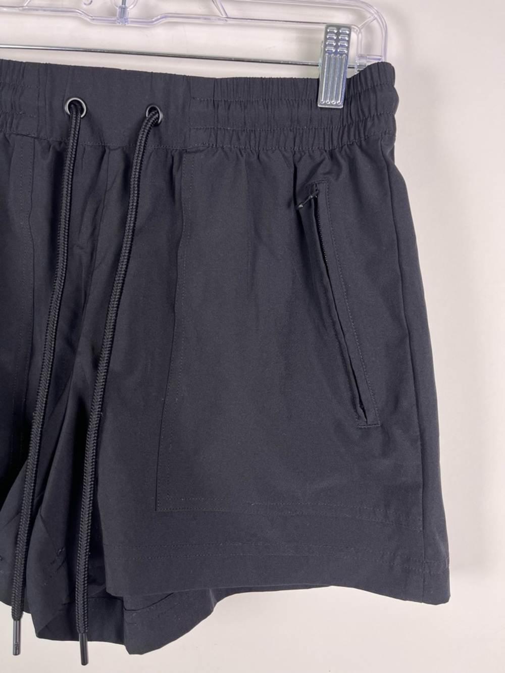 Lou & Grey Women's Black Drawstring Athletic Shorts Size Small Gym Neutral Basic - Picture 2 of 9
